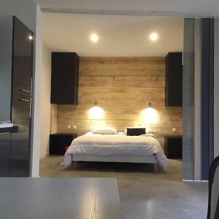 Domaine Chamarel * Saint-Paulet-de-Caisson