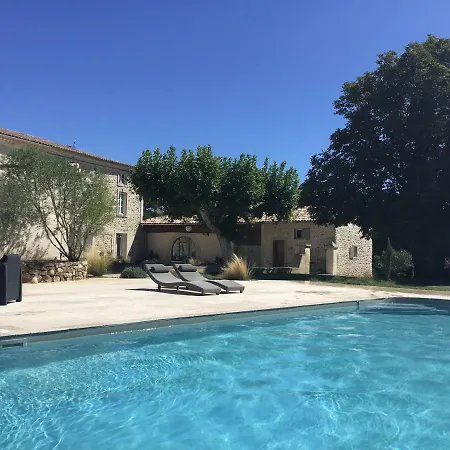 Domaine Chamarel Hébergement de vacances Saint-Paulet-de-Caisson