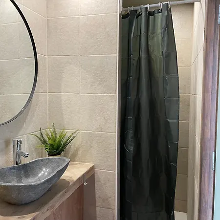 Domaine Chamarel Saint-Paulet-de-Caisson