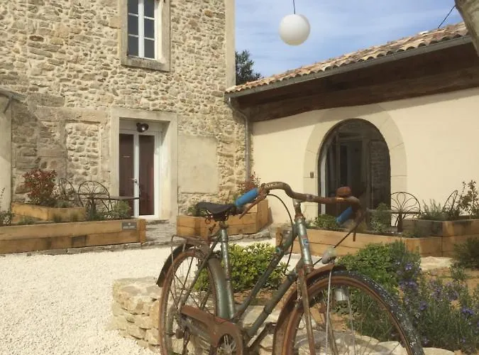Holiday home Domaine Chamarel Saint-Paulet-de-Caisson